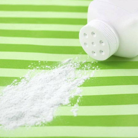 Những nguy cơ từ bột TALC và phấn rôm: Lý do bạn không bao giờ nên dùng cho bé hay trên da của bạn