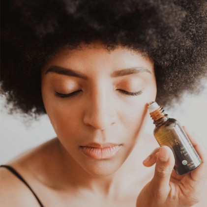 Serum sửa chữa, giữ ẩm & chống lão hóa hữu cơ Beauty By Earth - Ảnh 3