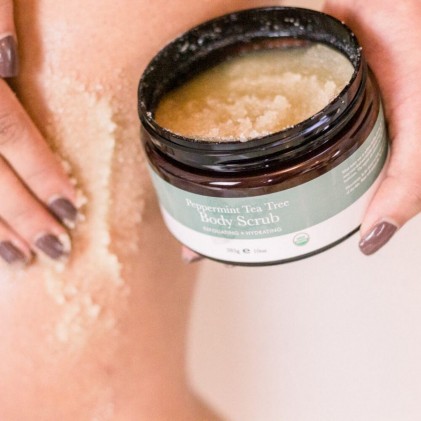 Tẩy da chết cơ thể bạc hà trà xanh hữu cơ Beauty By Earth Pepper Tea Tree Body Scrub - Ảnh 3