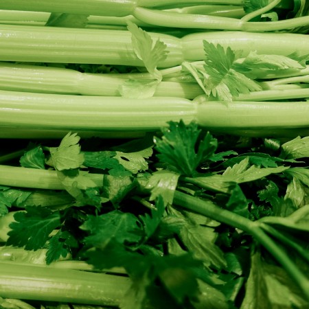 Nước Ép Cần Tây Có Giúp Bạn Detox Hay Chỉ Là Sự Hoang Đường?